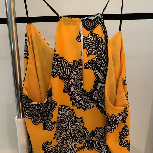 Yellow Patterned Express Top - Picture 3 of 4